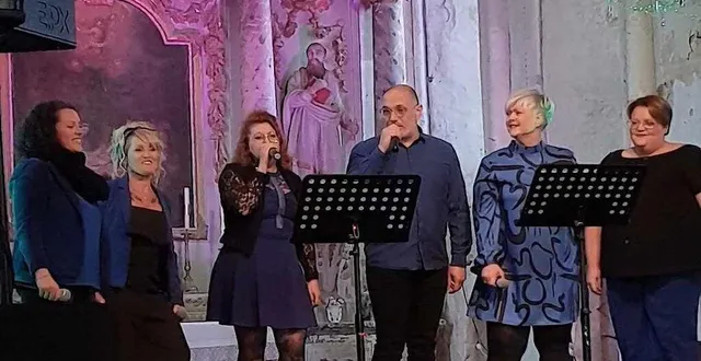 photo  les six membres de kalido ont séduit un public de connaisseurs.  &copy;  le maine libre 