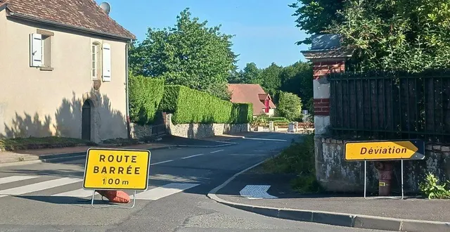 photo  vu l’arrêté de la mairie, en raison des travaux d’aménagement de voirie, la route du parc sera barrée du lundi 26 mai au vendredi 27 juin. une déviation sera mise en place aux intersections du chemin du muras et de la rue de la tombelle. le stationnement de tous les véhicules sera interdit aux droits du chantier.  &copy;  ouest-france 
