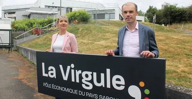 photo  audrey froger, la future coordinatrice du campus à deux pas, avec pierre-marie gourhand, le responsable de la mission économique du pays sabolien, devant le site, encore en chantier, de la virgule.  &copy;  ouest-france 