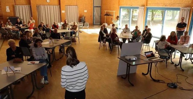 photo  une quarantaine d’habitants ont assisté au deuxième atelier.  &copy;  le maine libre 