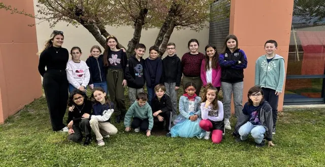 photo  un incroyable talent avec le cmj de mazé-milon  &copy;  ville de mazé-milon 