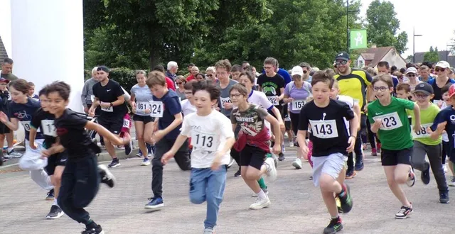 photo  les participants s’élancent lors de la course pour l’égalité.  &copy;  le maine libre 