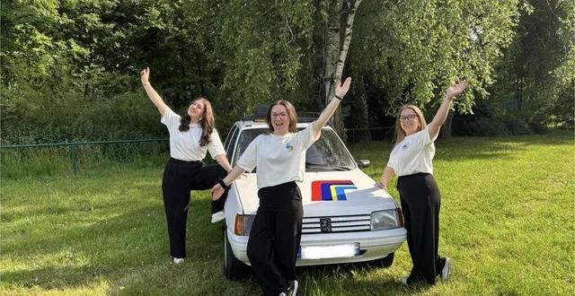 photo  julie béranger (de face) coline fruchaud (à gauche) et manon hardouin prêtent à se lancer dans la grande aventure de l’europ’raid.    &copy;  co 