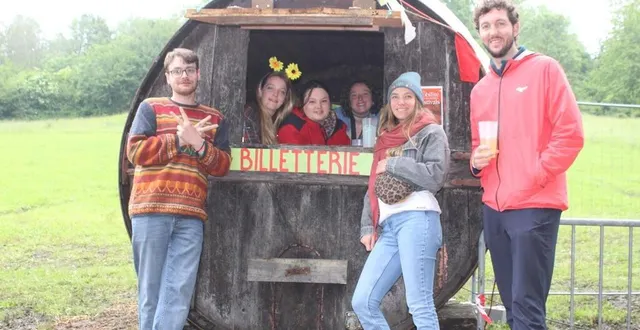 photo  à l’arrivée des festivaliers, la billetterie, installée dans un foudre, donne la saveur du rendez-vous, comme en 2024.  &copy;  archives ouest-france 