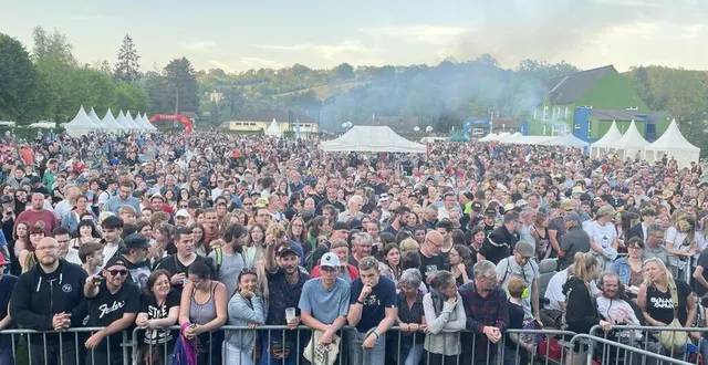 photo  après les fatals picards en 2024, c’est elmer food beat qui vient occuper la tête d’affiche des extraverties de pont-d’ouilly.  &copy;  archives ouest-france 