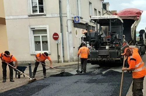 photo  les travaux sur la grande rue ont été réalisés lundi.  &copy;  le maine libre 