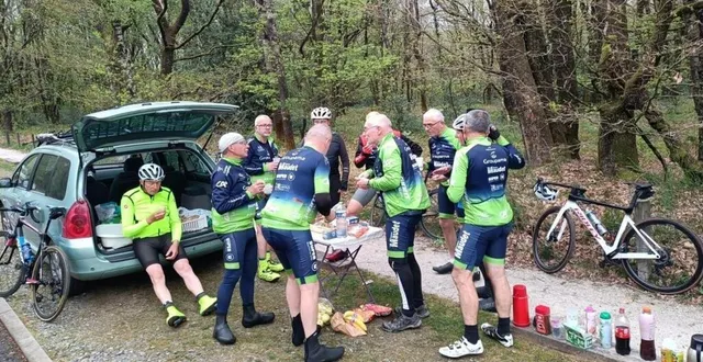 photo  l’équipe de l’association cycliste belmontaise (acb) lors d’une sortie en avril.  &copy;  acb 