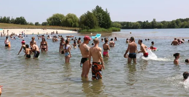 photo  le lac de la monnerie à la flèche (sarthe) a de nouveau été labellisé d’un pavillon bleu pour l’année 2025.  &copy;  archives ouest-france 