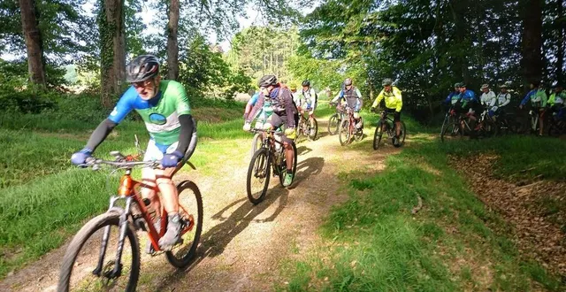 photo  les ronds de bercé, sur deux roues ou à pied, attirent de nombreux randonneurs chaque année.  &copy;  le maine libre 