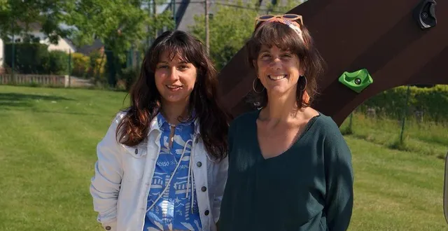 photo  durant son service civique, mélinda berthout (à gauche) est suivie par stéphanie gallot, la directrice du centre de loisirs.  &copy;  ouest-france 