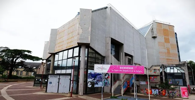 photo  adieu la vieille façade du palais des congrès au mans.  &copy;  ouest-france 