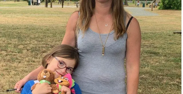 photo  une famille de ruaudin venue participer à la chasse au trésor.  &copy;  le maine libre 