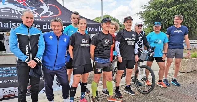 photo  le club était venu le soutenir lors de son marathon au profit de l’association cime au départ de la mairie de moncé le 5 mai dernier, christophe chartier sera présent le 21 juin prochain comme chaque année aux 12 heures de course à pied.  &copy;  le maine libre 