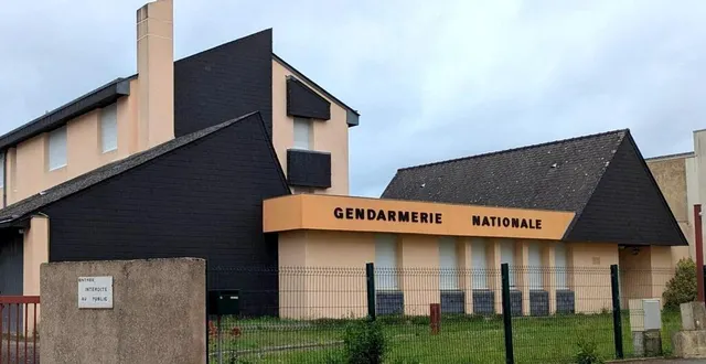photo  la gendarmerie est vide depuis décembre 2023. les élus s’impatientent pour l’acquisition.  &copy;  ouest-france 