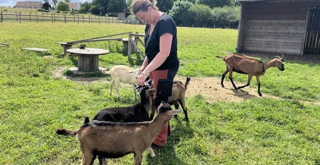 photo  depuis 2021, anne-sophie defressine et son mari christophe sauvent des animaux grâce à leur ferme pédagogique.  &copy;  ouest-france 