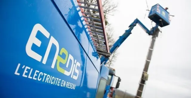 photo  900 foyers sont momentanément privés d’électricité.  &copy;  archives courrier de l’ouest 