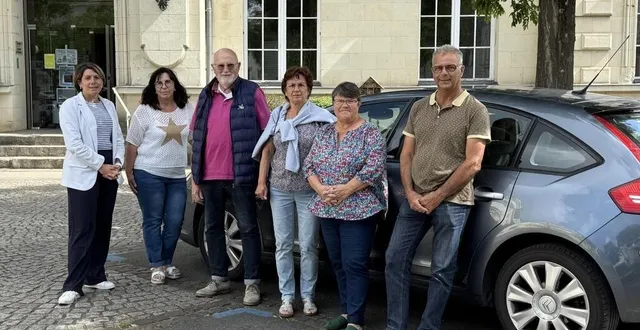 photo  nathalie ploquin, adjointe aux affaires sociale à longué-jumelles, et certains bénévoles du transport solidaire lancent un appel aux bénévoles pour l’opération transport solidaire.  &copy;  co 