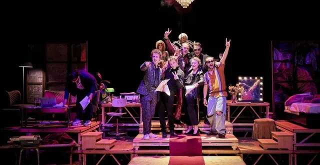 photo  la troupe du nouveau théâtre populaire a complètement revisité « la comédie humaine », de balzac.  &copy;  christophe raynaud de lage 