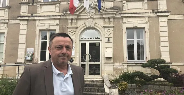 photo  les bois-d’anjou, le 28 mai 2025. le maire des bois-d’anjou sandro gendron critique la gouvernance de l’entente-vallée qu’il juge trop orientée par et pour la ville de beaufort-en-anjou, à l’image du processus de transformation en association de toile de graines.  &copy;  co – christophe ricci 