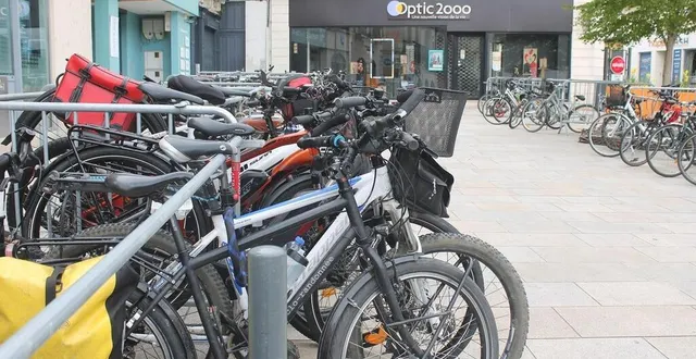 photo  l’opération « mini amsterdam » avait réuni près de 150 vélos, la casa feliz et aime veulent aller plus loin avec le défi « mois de juin sans voiture. »  &copy;  ouest-france 
