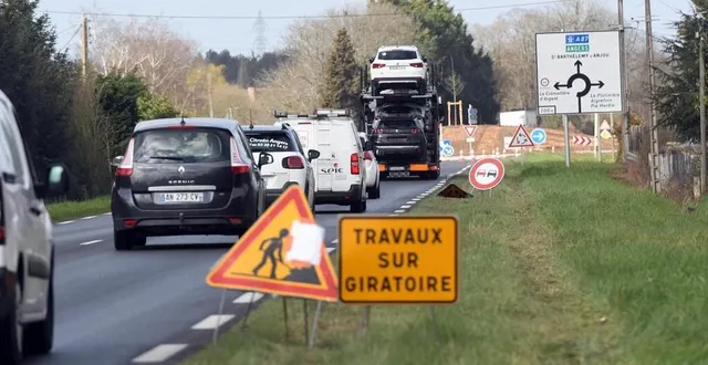 photo  des travaux seront menés de nuit sur le giratoire de la filerie à beaufort-en-anjou sur la rd 347 (carrefour avec la route des rosiers).  &copy;  archives co – michel durigneux 