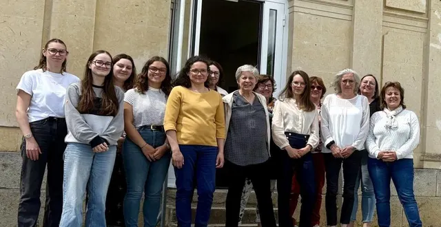 photo  les étudiants et partenaires lors de leur dernière réunion.  &copy;  le maine libre 