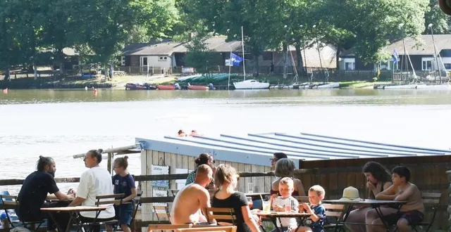 photo  le service ne s’y fait qu’enterrasse.  &copy;  le maine libre 