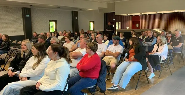 photo  le comice neuville 2025 a réuni de nombreux participants pour la réunion publique à la salle polyvalente.  &copy;  le maine libre 