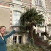 photo  virginie de bodinat accueillera en juillet au château de villeneuve où elle a récemment créé un tiers-lieu culturel. 