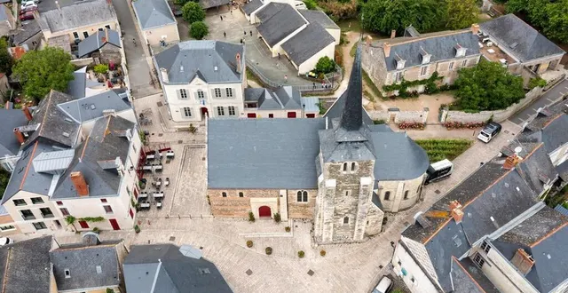 photo  la datation de l’église saint-pierre-et-saint-romain de savennières, près d’angers (maine-et-loire) a été réévaluée de 500 ans grâce à de nouvelles études demandées par la direction régionale des affaires culturelles (drac). elle devient de fait l’une des plus anciennes églises de france encore debout.  &copy;  franck dubray / ouest france 