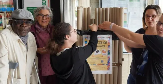 photo  installation d’un conteneur pour récupérer les bouchons.  &copy;  le maine libre 