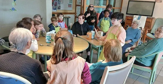 photo  enfants du centre de loisirs et résidents des closerons participent ensemble aux animations.  &copy;  co 