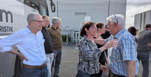 photo  un accueil chaleureux pour les 80 allemands, arrivés jeudi soir.  &copy;  ouest-france 