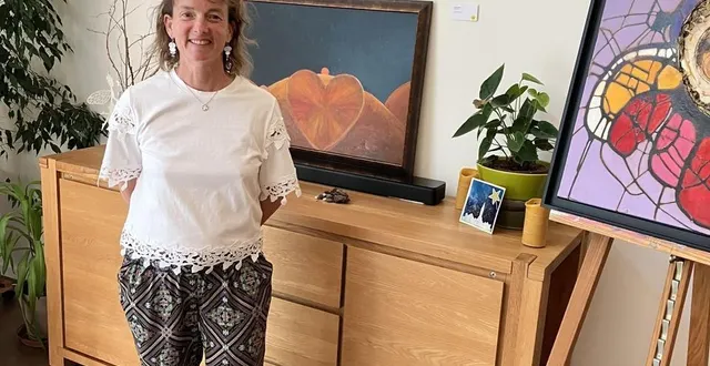 photo  florence bopp devant quelques-unes de ses œuvres.  &copy;  ouest-france 