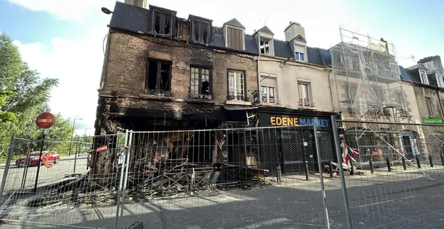 photo  l’immeuble abritant une agence axa à alençon (orne) a été entièrement détruit par l’incendie.  &copy;  ouest-france 