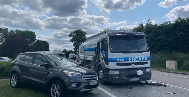 photo  le conducteur de la voiture, un homme de 75 ans, est décédé malgré les secours prodigués.  &copy;  ouest-france 