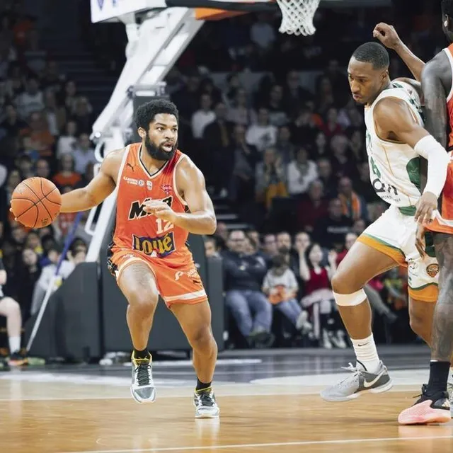photo le meneur du msb trevor hudgins s’est imposé comme le leader offensif de l’équipe pour cette saison 2024-2025.  ©  dominique breugnot
