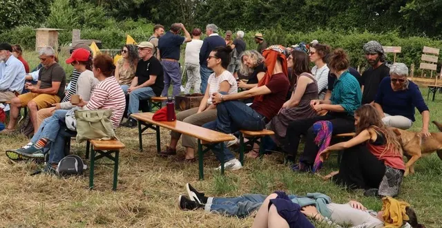 photo  le public a pu participer à une causerie sur les abeilles mellifères.  &copy;  le maine libre 