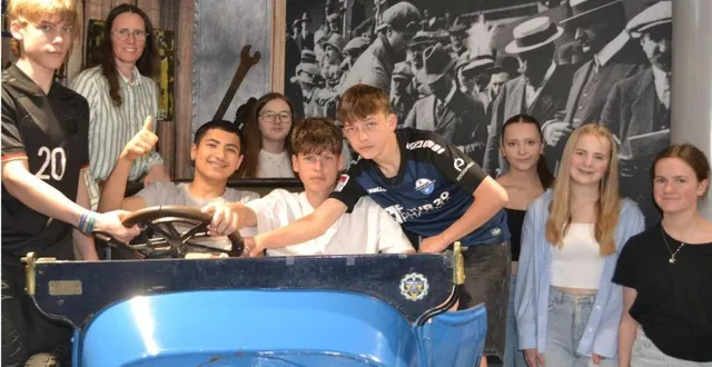 photo précigné. les amis de wewelsburg ont visité le mans  &copy;  comité de jumelage 