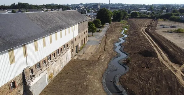 photo  une photo aérienne des travaux de renaturation du plancaïon prise en juillet 2024, lors de la fin de l’aménagement. depuis, la végétation a poussé.  &copy;  flers agglo 