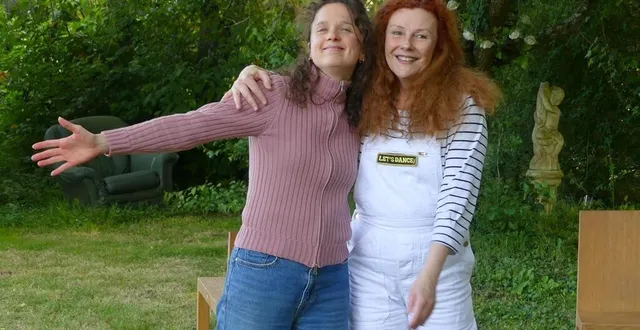 photo  bertille mirallié et sheila o’connor travaillent le spectacle « j’aurai 14 ans toute ma vie » à dollon.  &copy;  le maine libre 