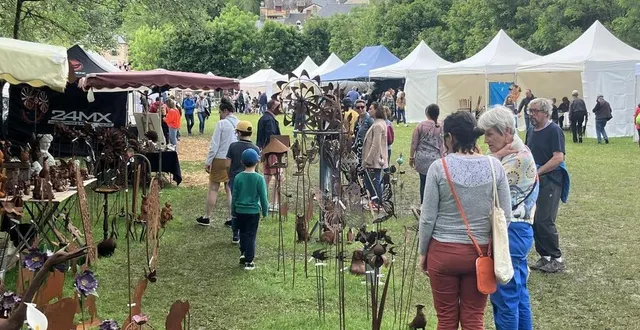 photo  de nombreux exposants sont présents à cette jolie fête de la nature.  &copy;  archive les amis de saint-léonard 