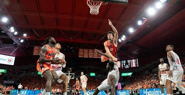 photo  malgré une défaite contre monaco en quart de finale des plays-off, le msb a plusieurs fois contrarié cette équipe au budget quatre fois plus important.  &copy;  archives le maine libre - xavier sarrat 