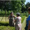 photo anne-lise lesimple fait visiter l’ancien potager.