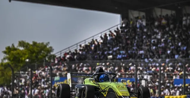 photo  en 2023, le gp explorer 2 affichait complet. pour l’ultime édition de la course de f4, 80 000 spectateurs par jour sont attendus.  &copy;  archives le maine libre - denis lambert 