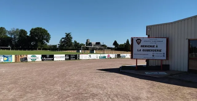 photo  le stade la guiberderie à longué où se pratique cette option foot.  &copy;  co 