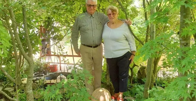 photo  michel et marie-christine poirier dans leur jardin.  &copy;  ouest-france 