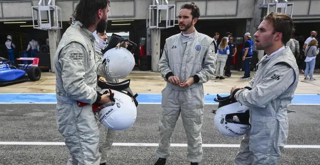 photo  le youtubeur et streamer squeezie organise un dernier événement sur le circuit bugatti.  &copy;  archives le maine libre - denis lambert 