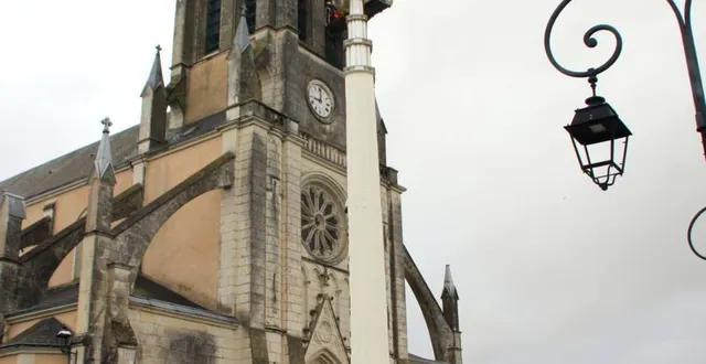 photo  des travaux sont en cours, réalisés par orange.  &copy;  le maine libre 