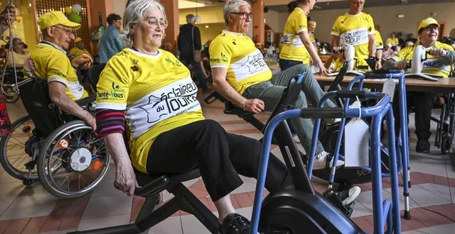 photo  martine quicy, résidente depuis huit ans, prête à donner les premiers coups de pédales qui marqueront le lancement du défi les éclaireurs du tour.  &copy;  le maine libre – denis lambert 